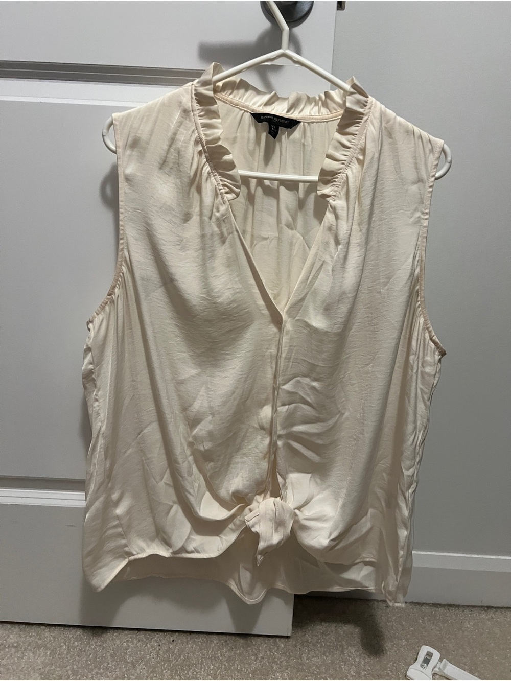 Banana Republic Cream Tie-Front Ruffle V-Neck Camisole